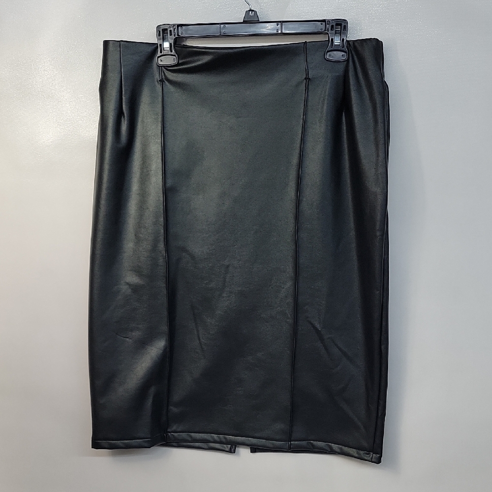 Bold Elements  Elegant Black Leather Skirt